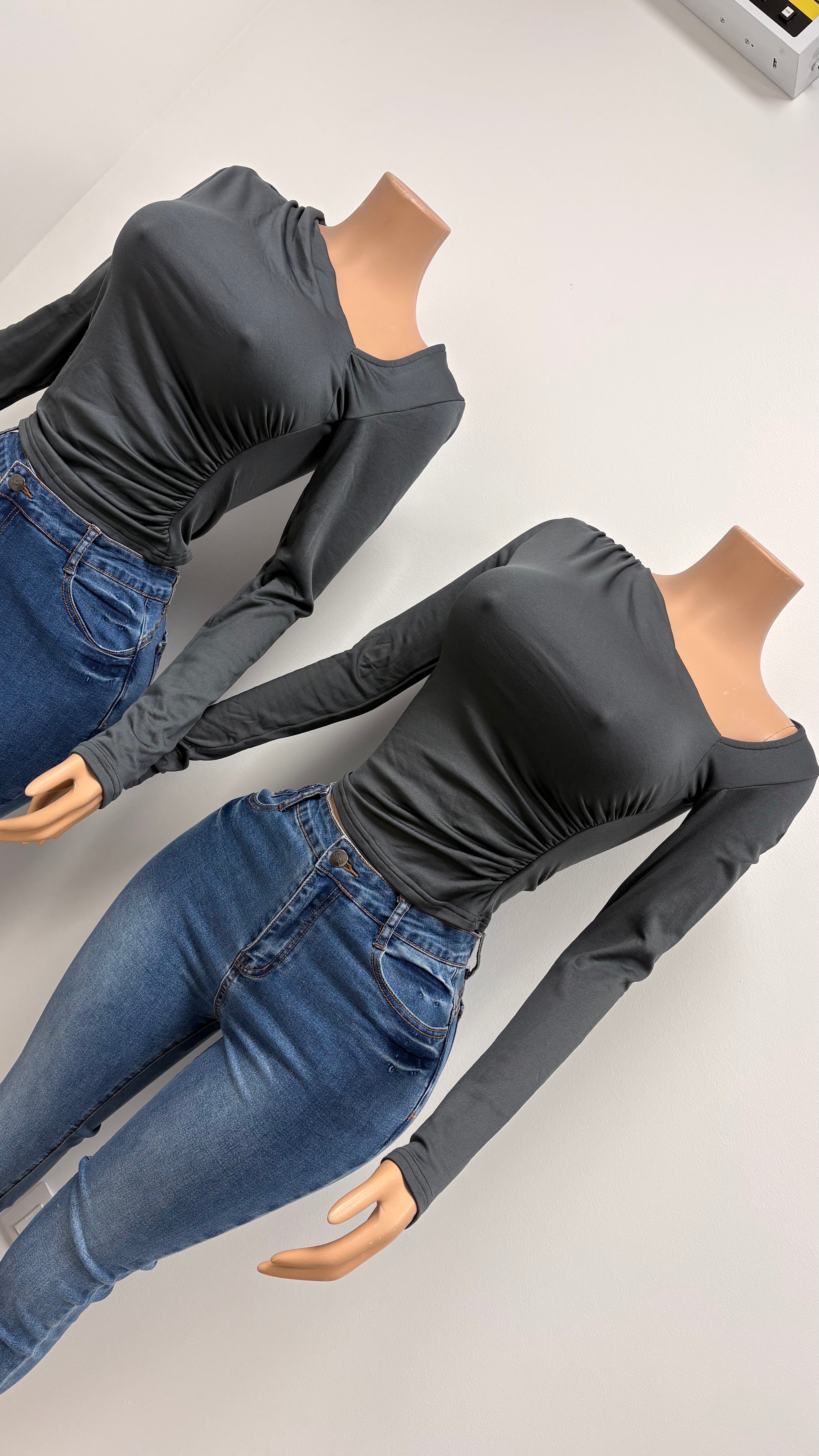 Blusa descote en hombro